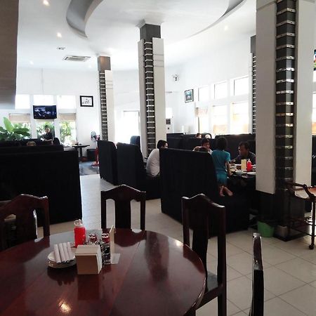 Trasak Pa-Em Hotel & Restaurant Phnom Penh Exterior foto