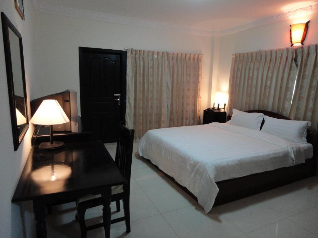 Trasak Pa-Em Hotel & Restaurant Phnom Penh Habitación foto